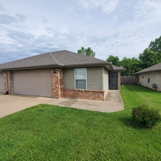 Building Photo - 4361 W La Siesta St
