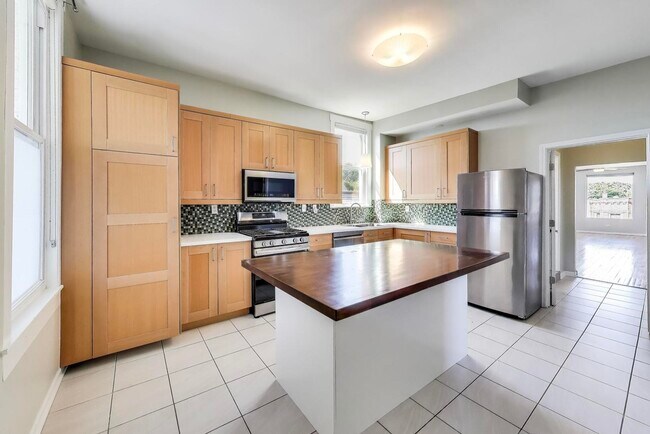 Foto del edificio - 2733 N Mozart St