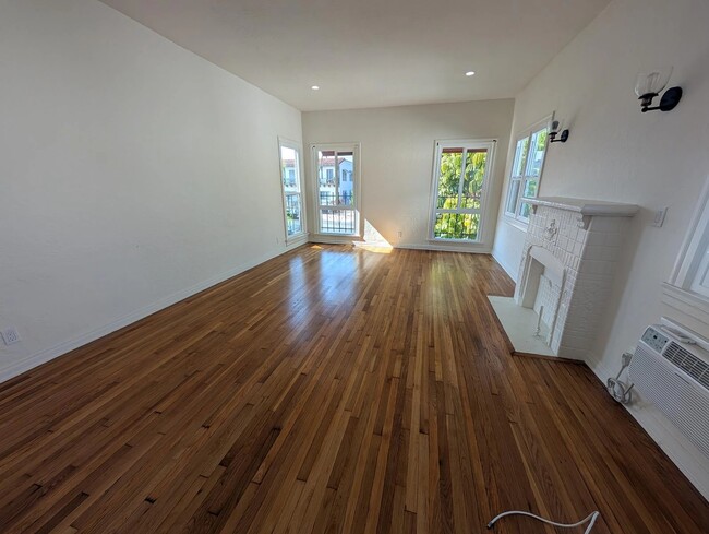 Foto del edificio - 4627 St Charles Pl