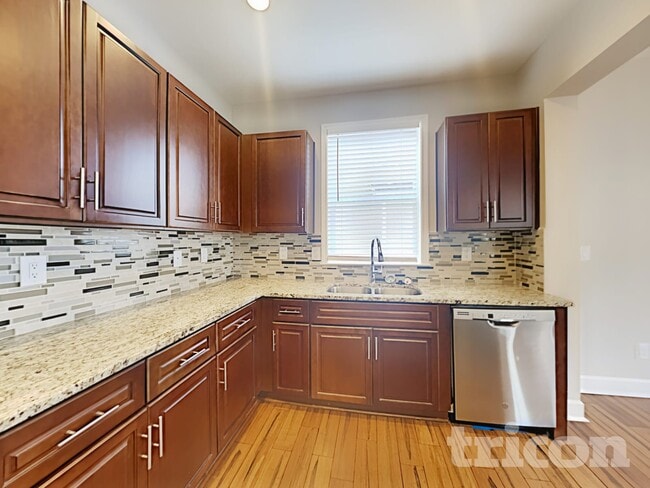 Foto del edificio - 420 Best Friends Turn Alley