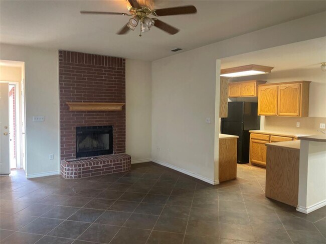 Foto del edificio - 2449 Patriot Commons Rd