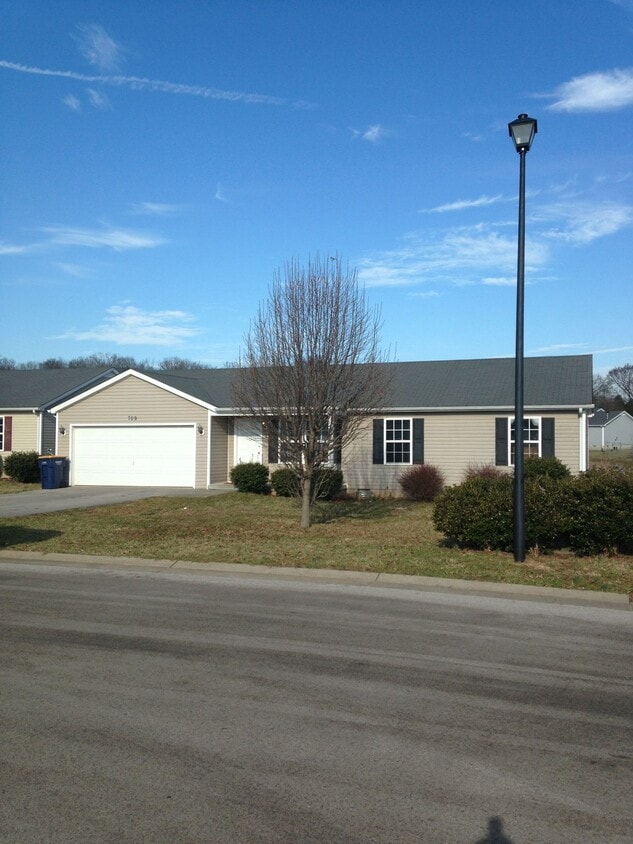 Building Photo - 709 Constellation Dr