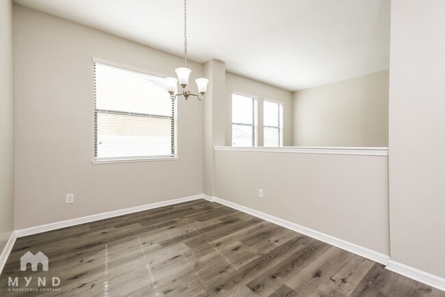 Foto del edificio - 4592 Sandhurst St