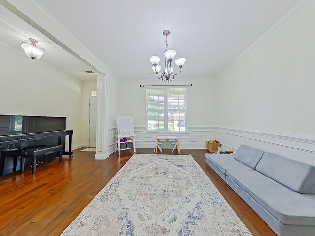 Foto del edificio - Beautiful 4 Bedroom home in Canterbury Farms!