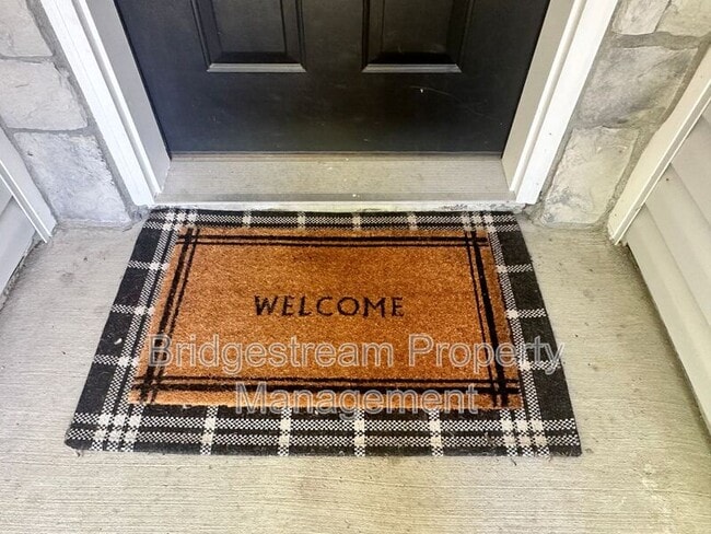 Foto del edificio - 282 Hess Ct