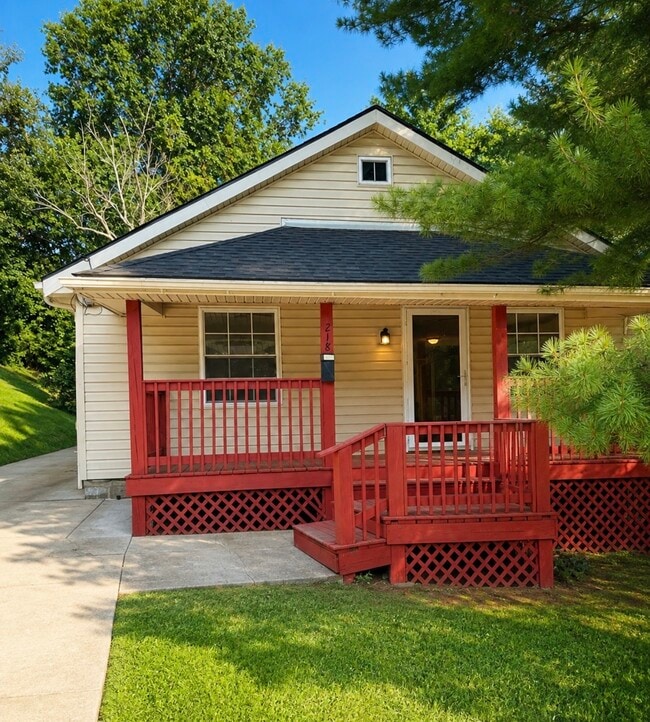 Building Photo - 218 Glass Ave