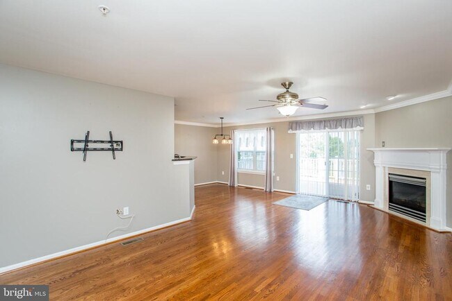 Building Photo - 207 Hampshire Dr