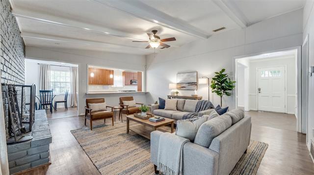 Foto del edificio - 3227 Rolling Knoll Dr