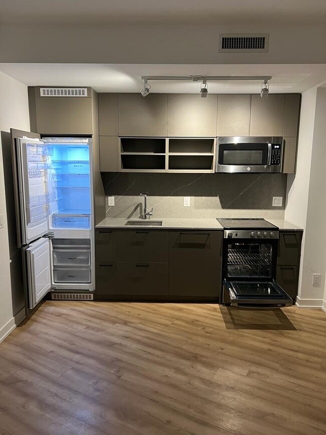 Photo du bâtiment - 135 E Liberty St