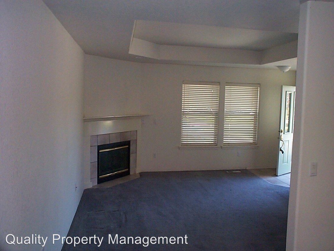 Building Photo - 1538 Hollyhock Dr