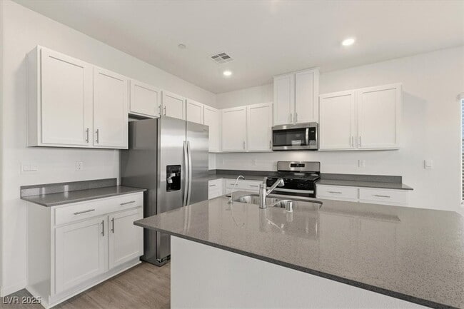 Building Photo - 502 Red Lovebird Ave