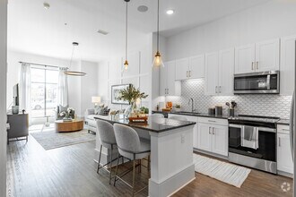 Interior Photo - Heights at Millcroft