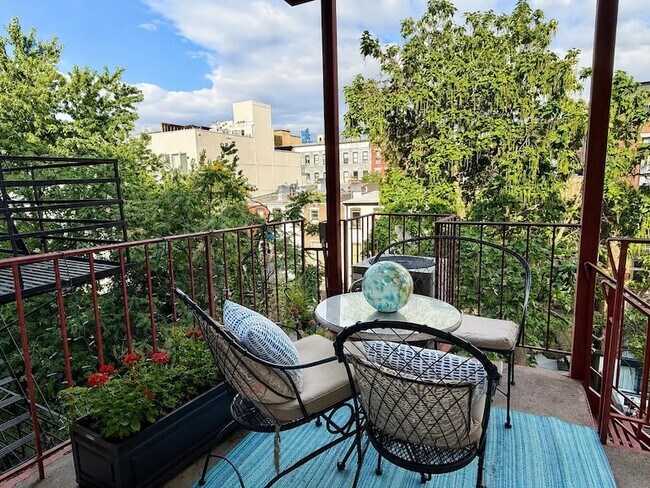 Foto del edificio - 809 Willow Ave