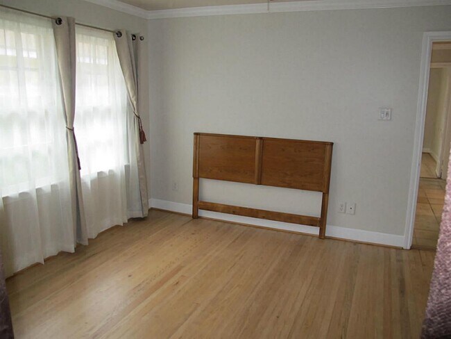 Foto del edificio - 1221 Aurora St