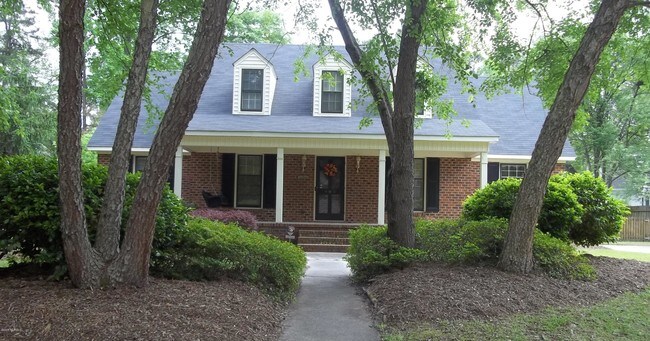 Building Photo - 405 Cedarhurst Rd