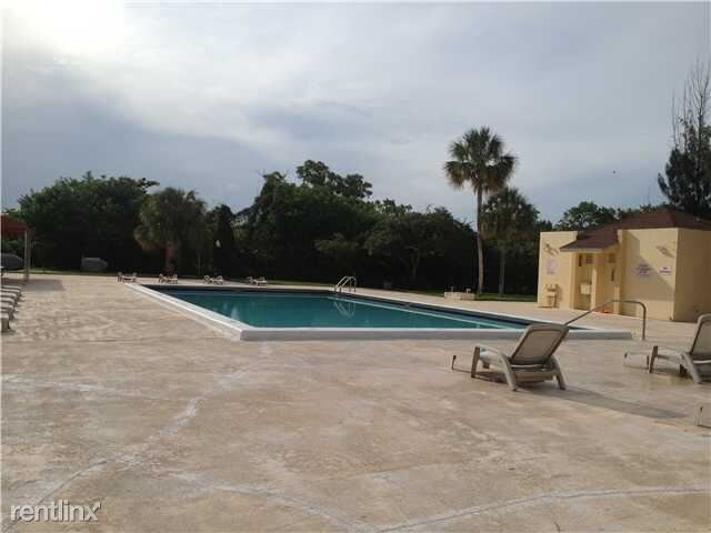 Foto del edificio - 3390 Foxcroft Rd