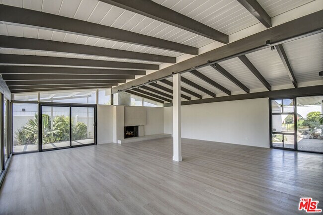 Foto del edificio - 5452 Rockledge Dr