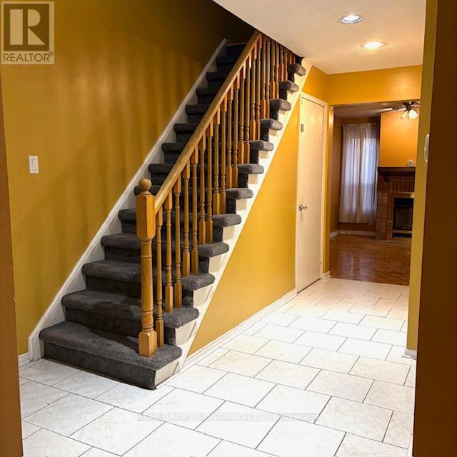 Building Photo - 63 Acadian Heights