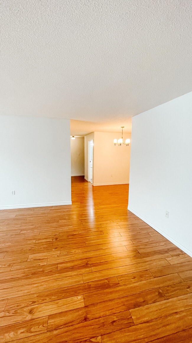 Photo du bâtiment - 5524 Heatherwood Crt