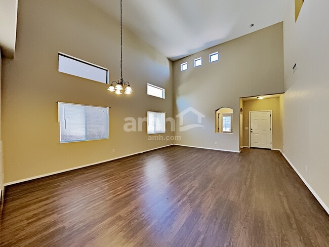 Building Photo - 23847 W Grove St