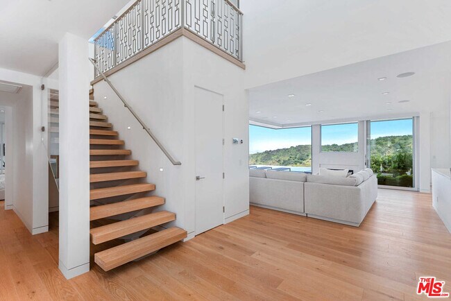 Building Photo - 3642 Beverly Ridge Dr