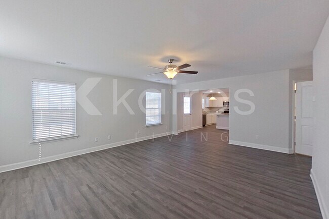 Foto del edificio - 109 Western Red Cedar Dr