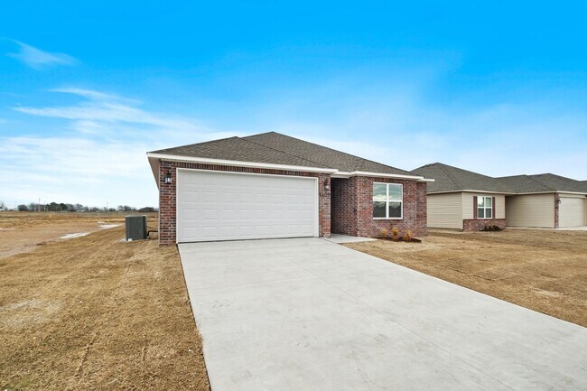 Building Photo - 4 Bedroom Build in Siloam Springs!