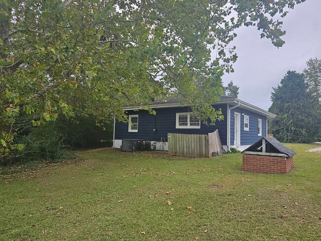 Building Photo - NEW LISTING!!!! Dont Miss Out