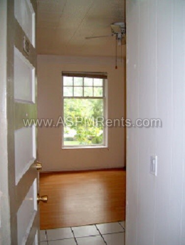 Foto del edificio - 379 E 1st Ave