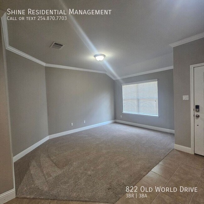 Foto del edificio - 822 Old World Dr