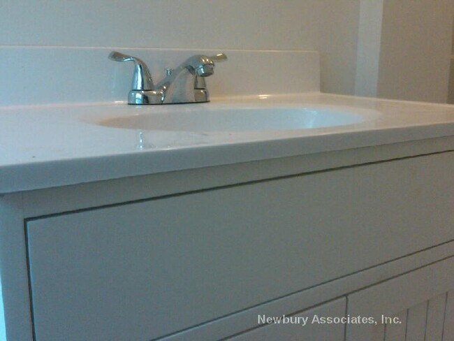 Foto del edificio - 48 Bellevue St