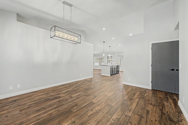 Building Photo - 2866 E Toledo Ct