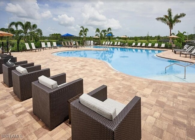 Foto del edificio - 483 Daylily Blvd