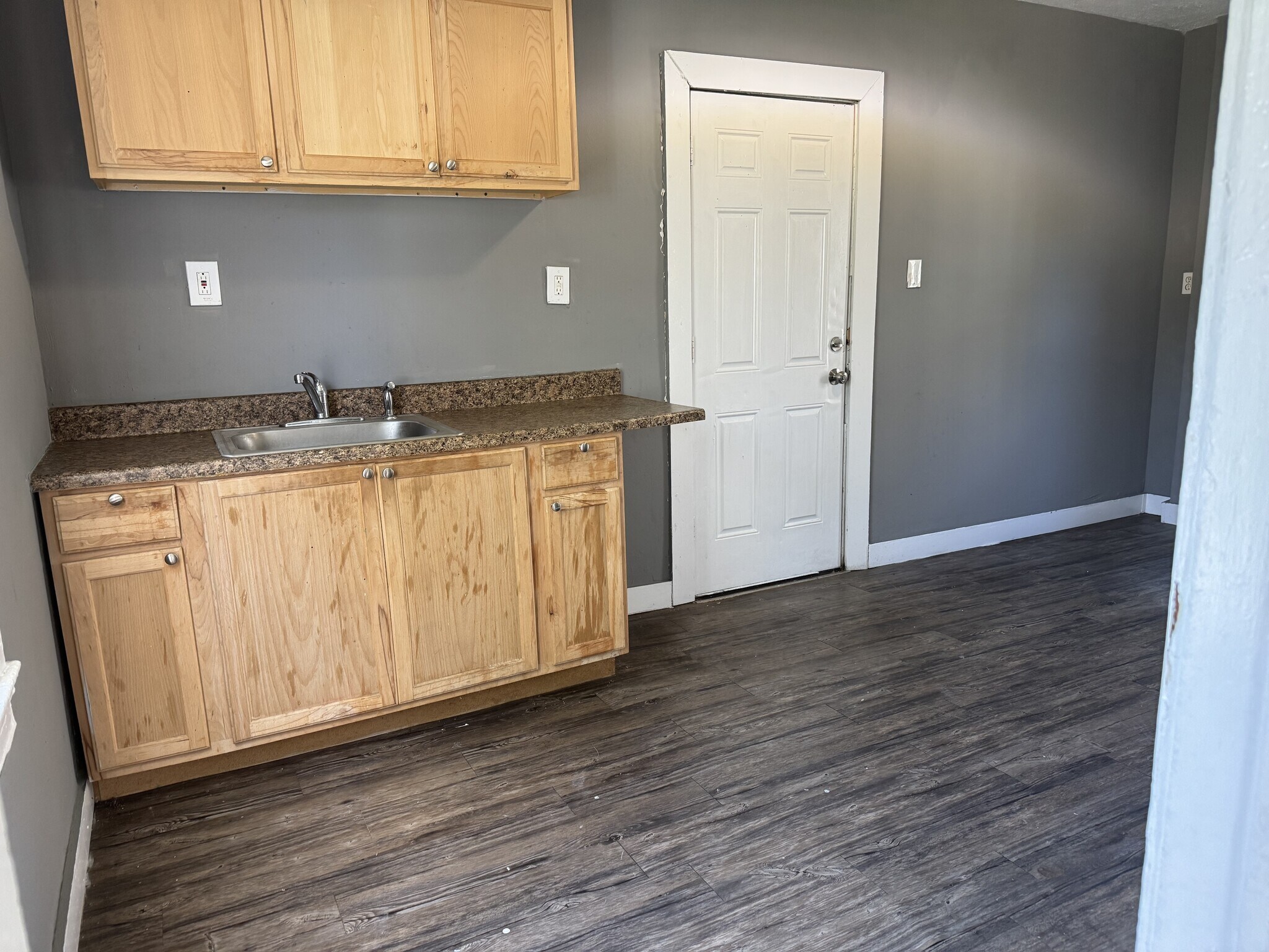 15414 Calcutta Ave Cleveland, OH 44110 – photo 3