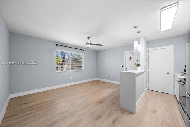 Foto del edificio - 6330 SW 79th St