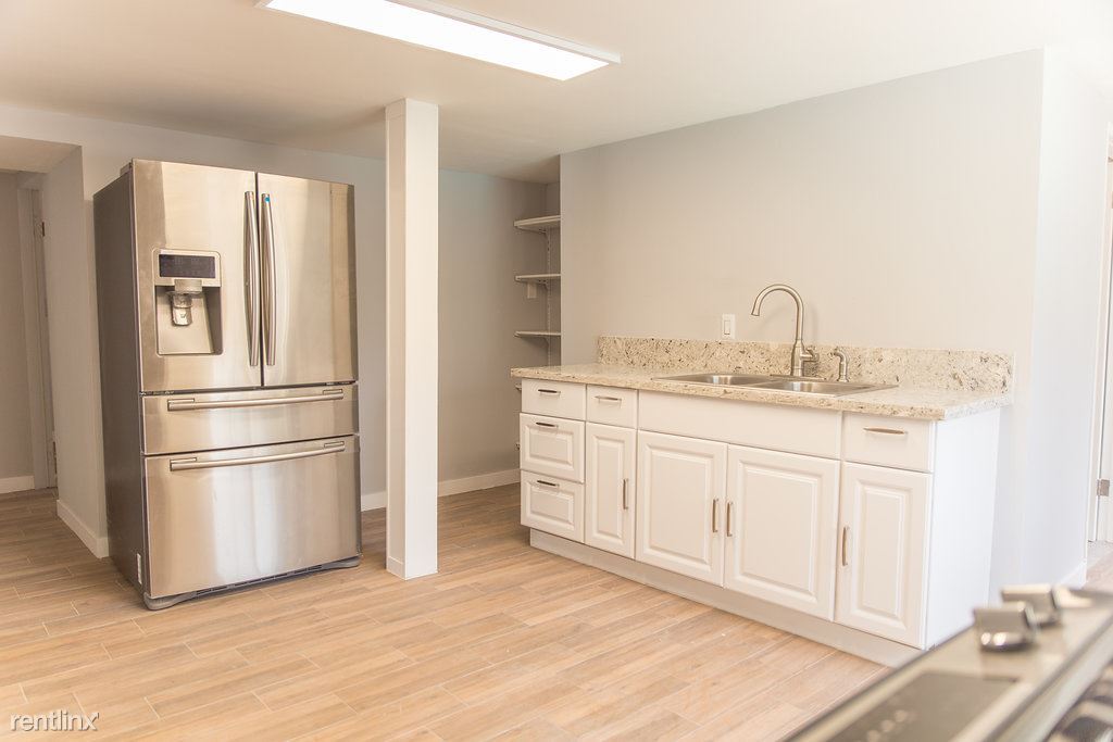 Foto principal - 2 br, 2 bath House - 84 D Street B
