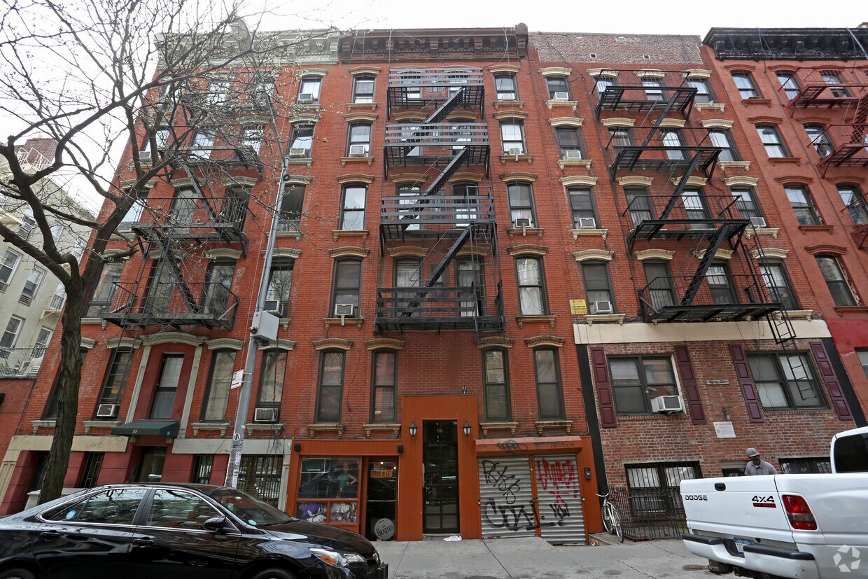 Foto principal - 86 E Third St
