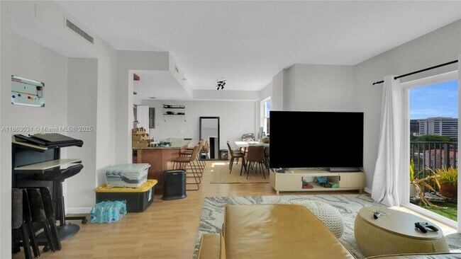 Foto del edificio - 1627 SW 37th Ave