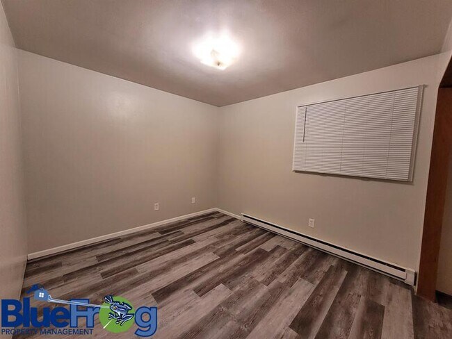 Building Photo - 1595-1595 Acorn Ct