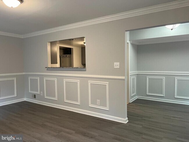 Building Photo - 9880 Hagel Cir