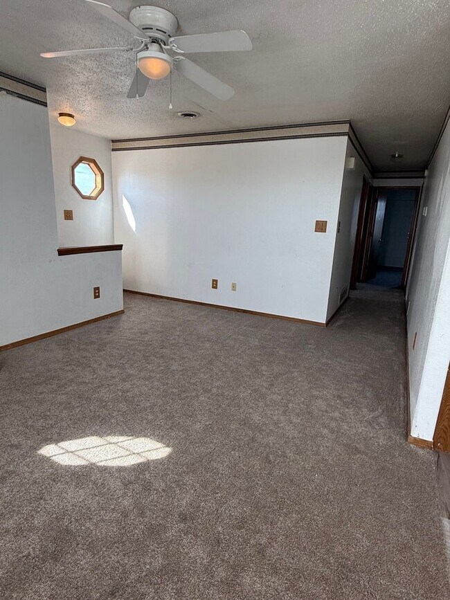 Foto del edificio - Convenient Location