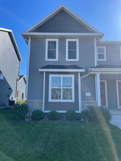 Foto principal - 621 Hillcrest Dr