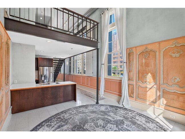 Building Photo - 214 4th St E