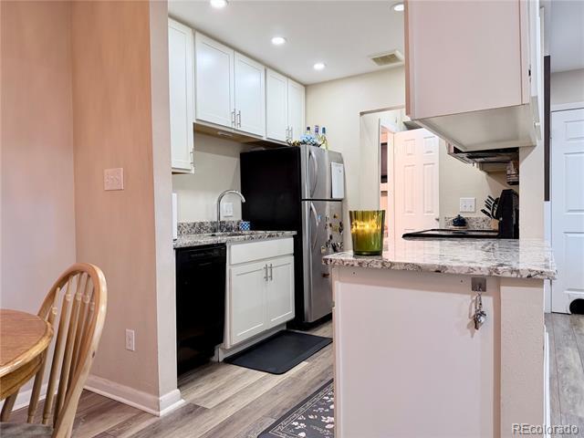 Foto del edificio - 7995 E Mississippi Ave