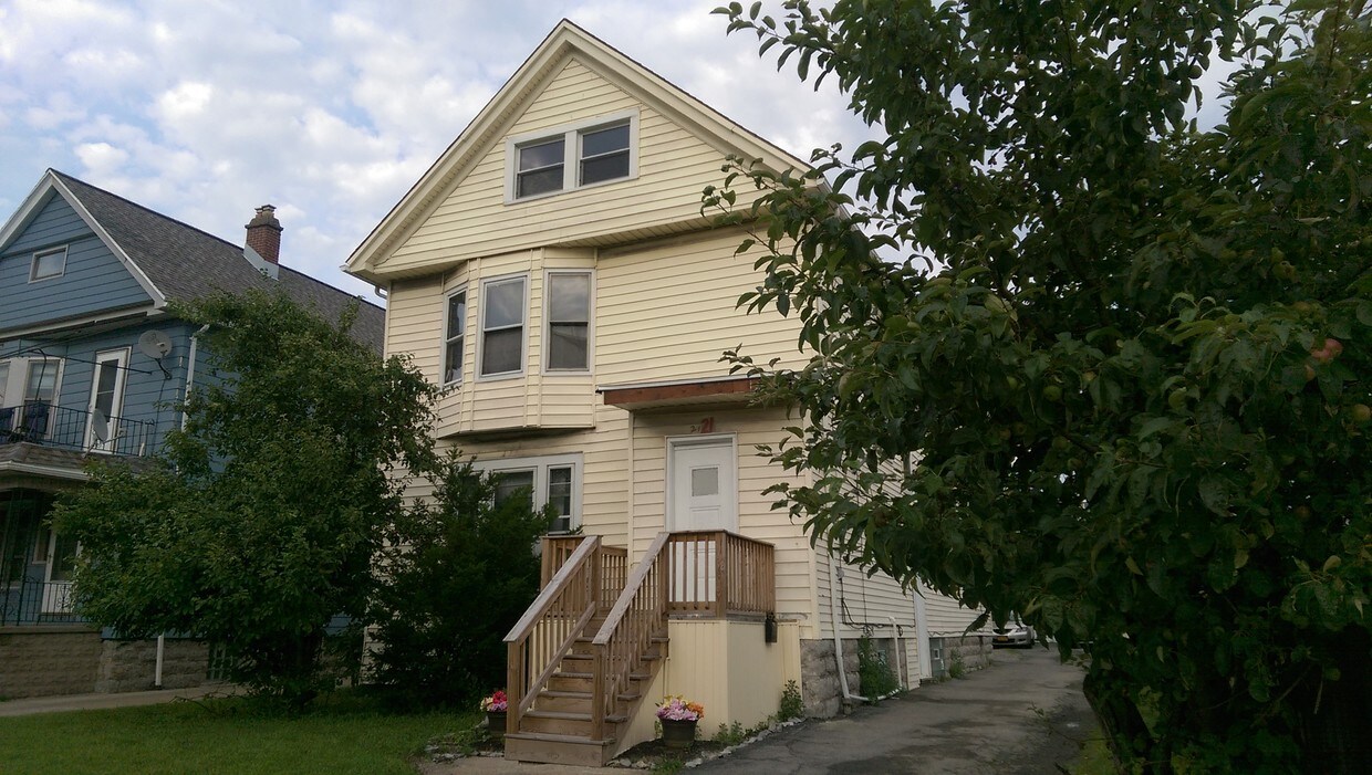 21 Virgil Ave, Buffalo, NY 14216 Apartments at 21 Virgil Ave Buffalo
