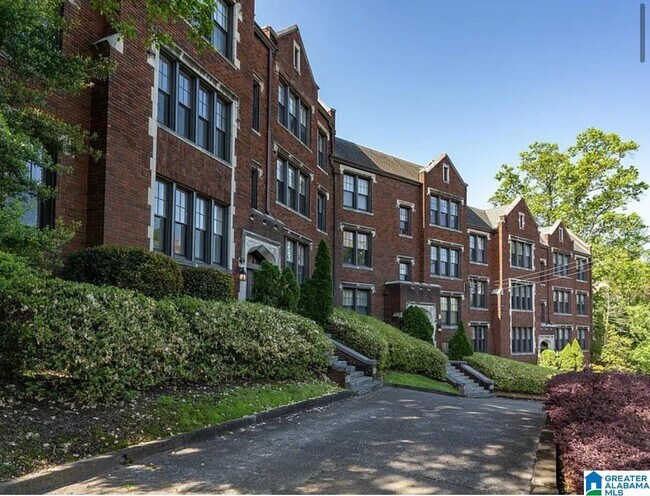 Foto del edificio - 3015 Highland Ave