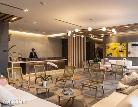 Building Photo - 240 NE 25th St