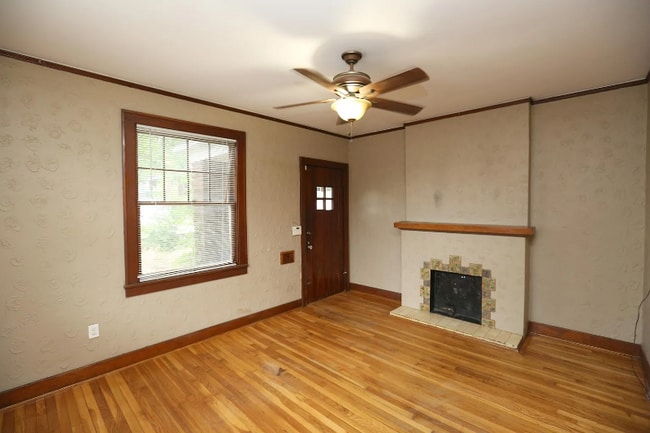 Building Photo - 301 Thayer St