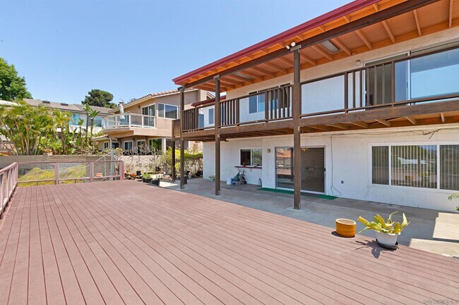 Foto del edificio - Stunning Newly Renovated 3BD/2.5BA Luxury ...