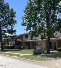 Building Photo - 212 Wilshire Dr